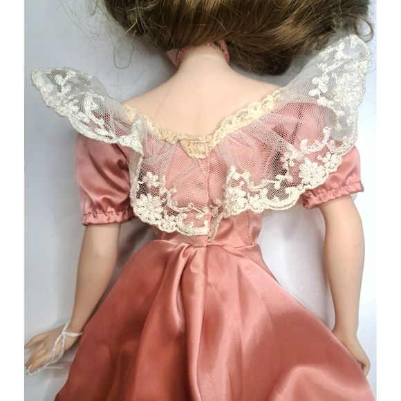 Danbury Mint 26"Porcelain Doll Vintage 1992 with Tag (not attached) Gift - Picture 7 of 12